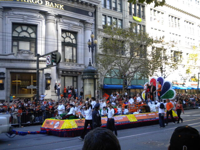 File:GiantsParade15.jpg