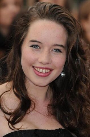 File:Anna-popplewell-20080910-453629.jpg