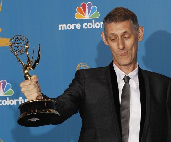 File:62nd-Emmy-Awards-The-Winners 5.jpg