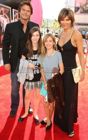 File:Harryhamlinlisarinnapremiere cbb.jpg
