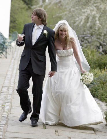 File:Lisa Faulkner on her wedding day.jpg
