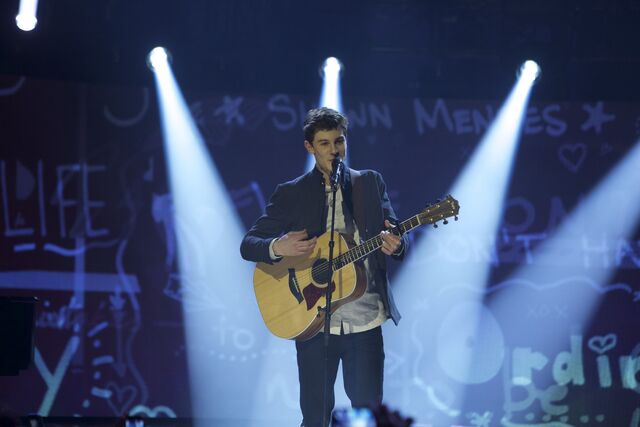File:2015-Juno-Awards-Show3.jpg