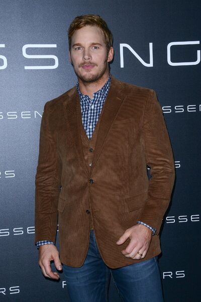 Jennifer-lawrence-chris-pratt-cinemacon-2016-passengers-41316-3-compressed