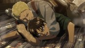 Reiner somete a Eren.png