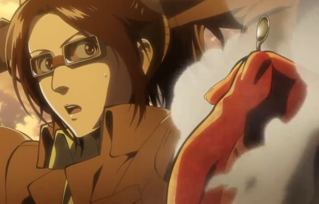 Archivo:Hanji observa la cuchara en la mano del brazo parcialmente tranformado.png