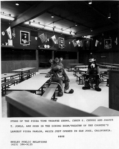 File:Chuck E COstume 3.jpg