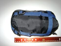 800px-Compactsleepingbag.jpg