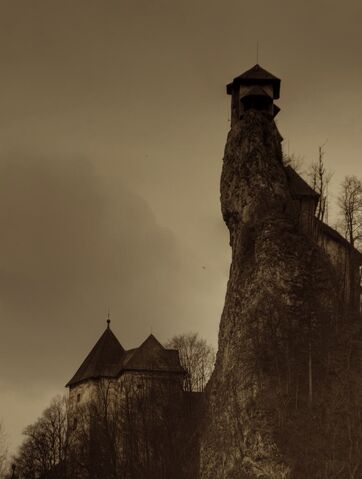 File:Orava-Hrad.jpg
