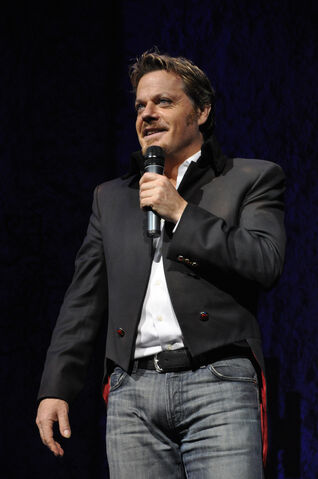 File:Eddie Izzard.jpg
