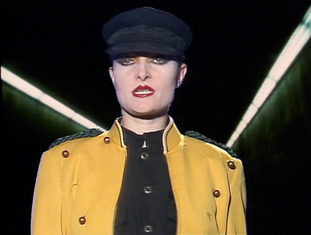 File:Siouxsie Circle close-up.png