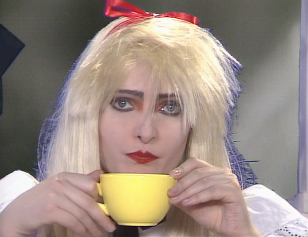 File:Sioux with cup.png