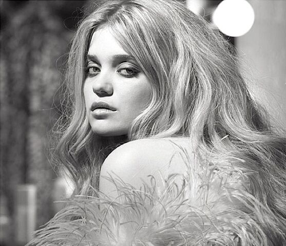 File:Sky Ferreira 99.jpg