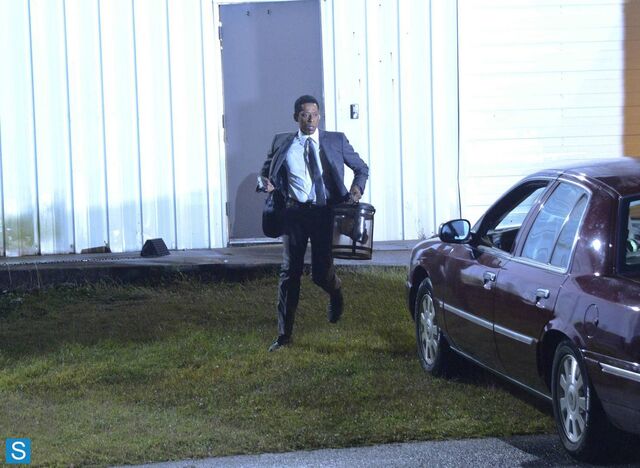 File:1x07 stills2.jpg