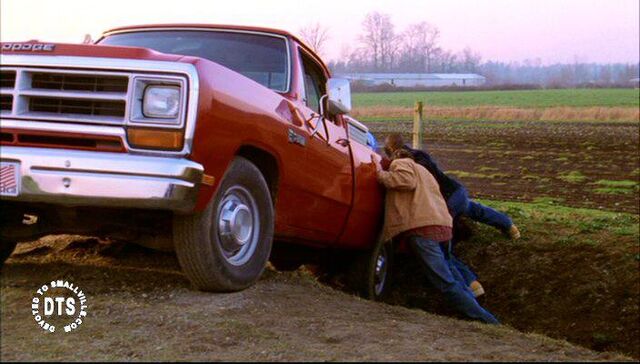 File:Fever truck.jpg