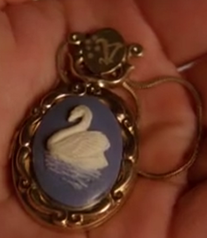 File:Swann locket.png