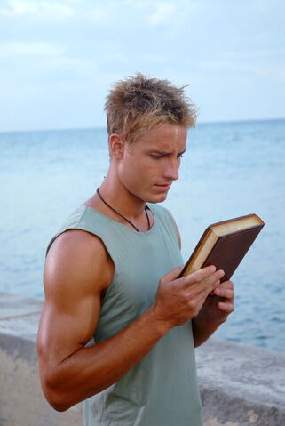 File:Aquaman Promo-13.jpg