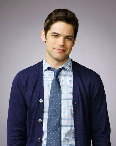 File:SM-supergirl-cast-winn-schott-143922.jpg