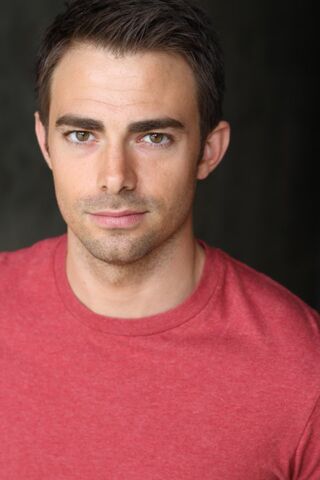 File:Jonathan Bennett imdb-2013-09-18b.jpg