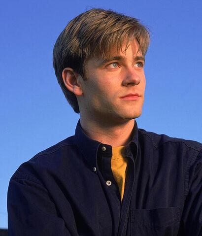 File:Smallville-season-1-promo-248.jpg