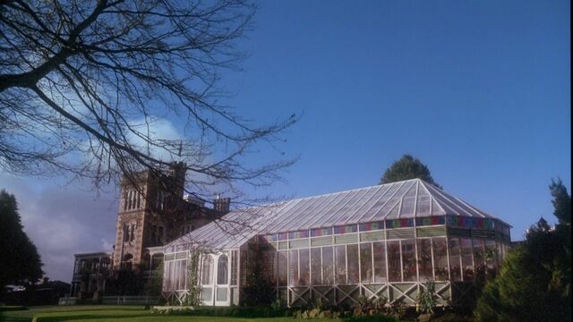 File:Luthor greenhouse.jpg