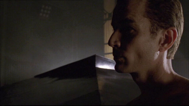 File:Arrival cliffhanger 5.jpg