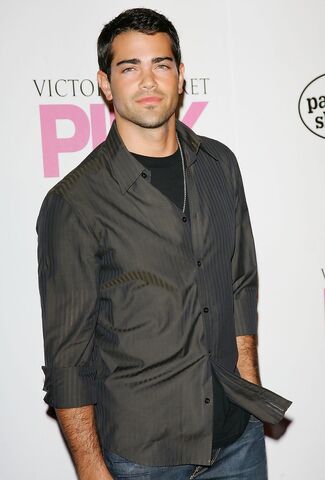 File:Jesse+Metcalfe+Ashlee+Simpson+Hosts+Victoria+s4HI1bjbPbZx.jpg