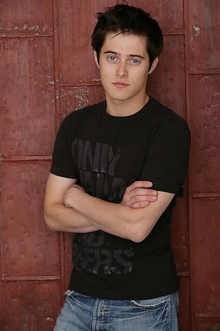 File:Lucas-Grabeel.jpg