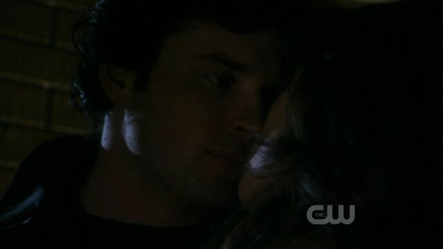 File:Cloisalvation after kiss.jpg