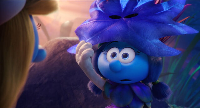 Ficheiro:Smurfs.Smurfette.Lily.reveal.jpg