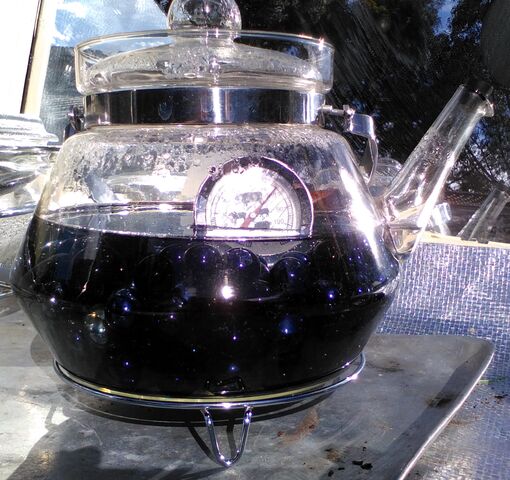 File:Solar kettle 3.jpg