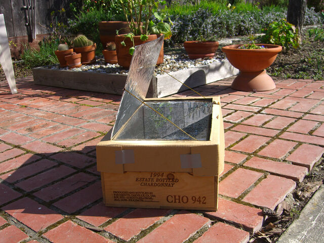 File:Beths box cooker-4.jpg
