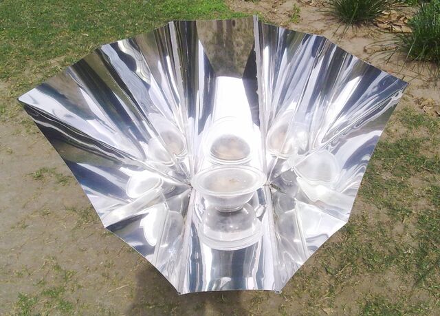 File:Celestino Solar Funnel Cooker.jpg