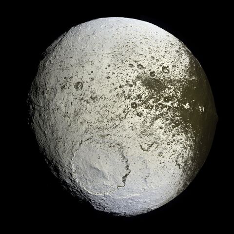 File:Iapetus.jpg