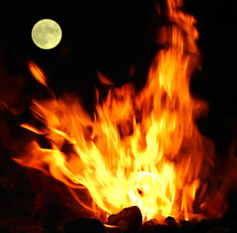 File:Campfire-733269-1-.jpg