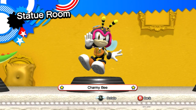 File:Charmy Bee.png
