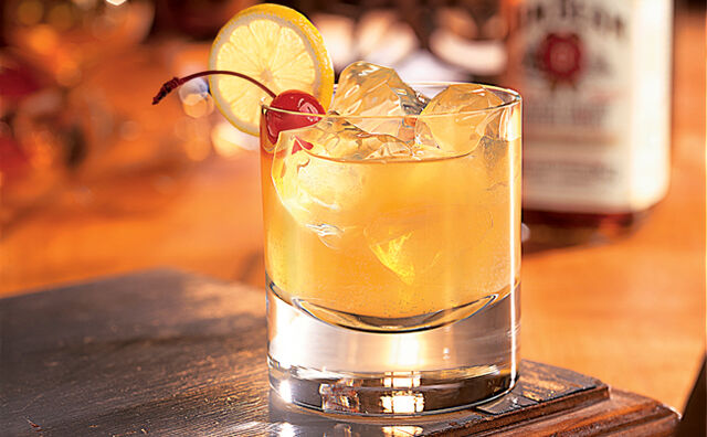 File:Whiskey-sour.jpg