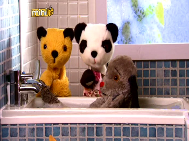 File:TheRunawayBath6.png