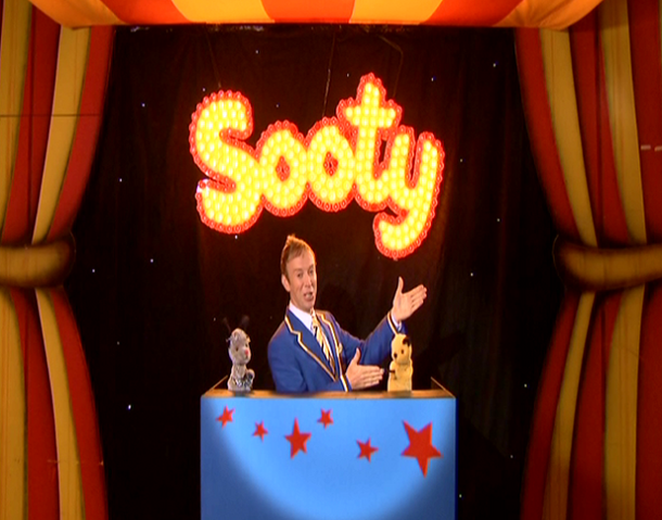 File:TheMagicShow1.png
