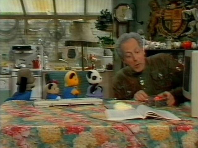 File:MooseLooseintheHoose.jpg