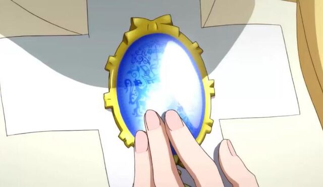 File:Anya's Family Broche.jpg