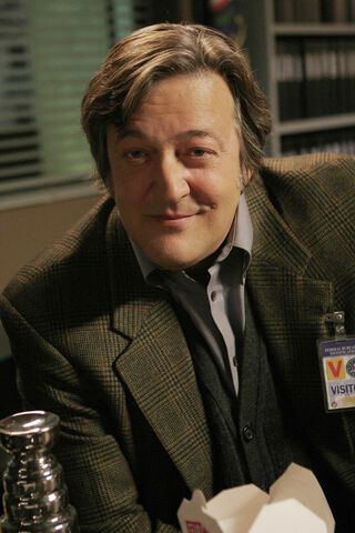 File:Fry-stephen-fry-182260 800 1199.jpg