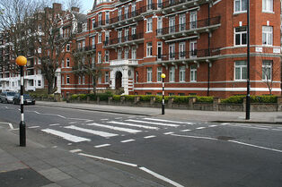 800px-Abbey Road Zebra