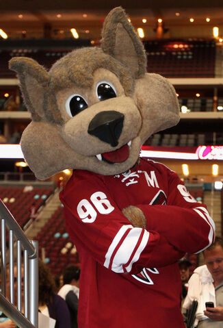 File:HowlerCoyote.jpg