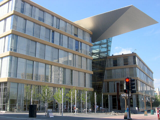 File:RealWorld Minneapolis Central Library.jpg