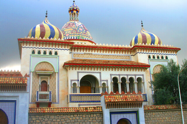 File:RealWorld Villa Kazi.jpg