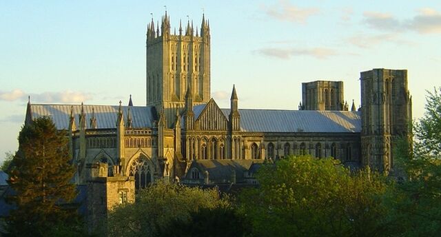 File:RealWorld Wells Cathedral.jpg