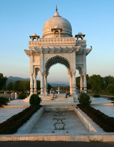 File:RealWorld Moghul Gazebo.jpg