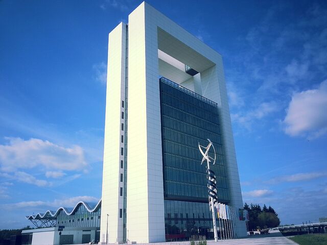 File:Innova Tower.jpg