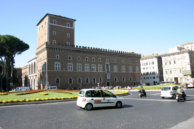 File:RealWorld Palazzo Venezia.jpg