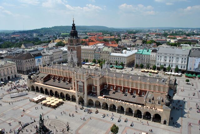 File:RealWorld Krakow Cloth Hall.jpg